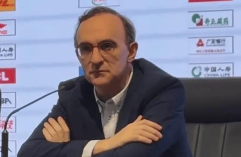 胜江苏发布会！乌戈强调打出了风格、点出重组，莫兰德赞乌戈能力