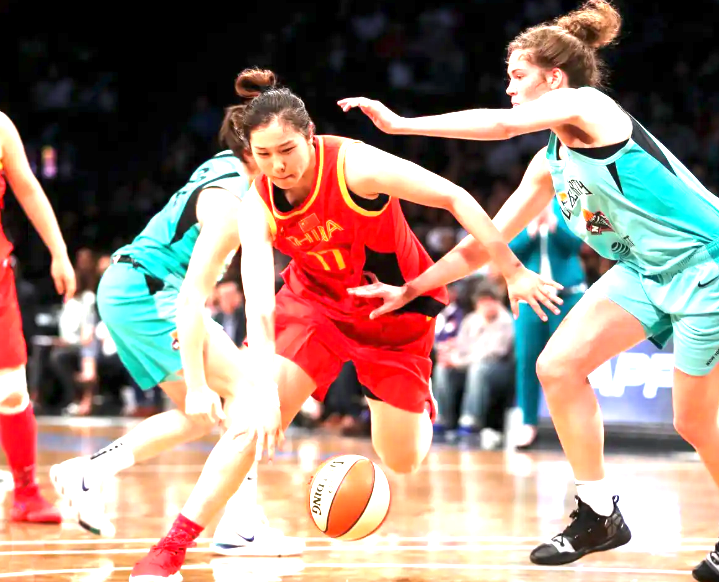 bob半岛体育平台-中国女篮轻取马里开门红！3大功臣浮出水面，李月汝21+11统治内线